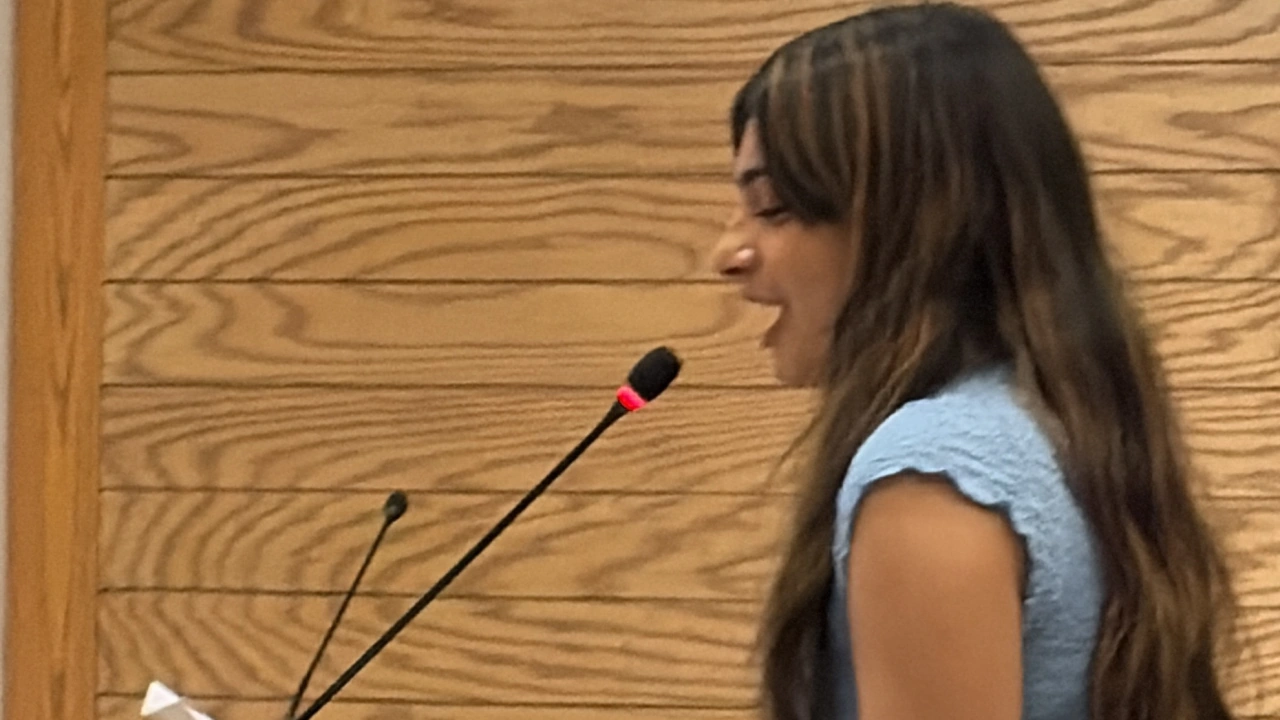 Know Your Ride presenting youth-focused bike and e-bike safety information at an Issaquah City Council meeting.